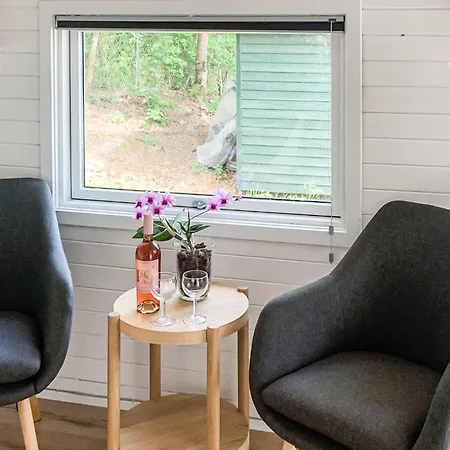 A Stunning In With 1 Bedrooms And Wifi Дом отдыха *